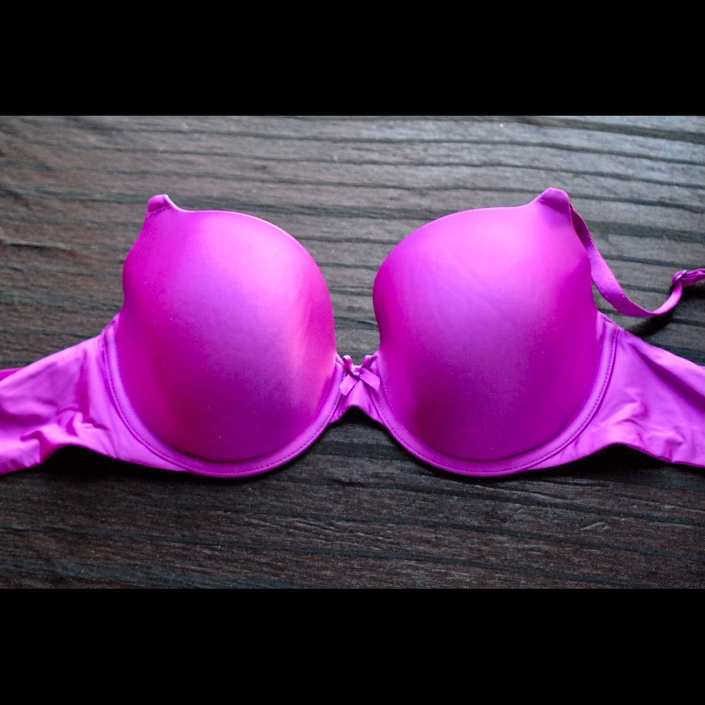 34D VS Demi bra